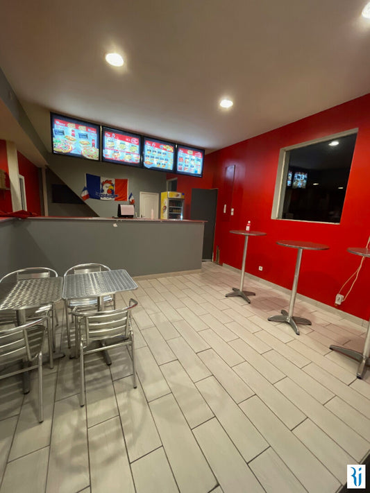 LOCAL COMMERCIAL QUINCAMPOIX PLEIN CENTRE VILLE